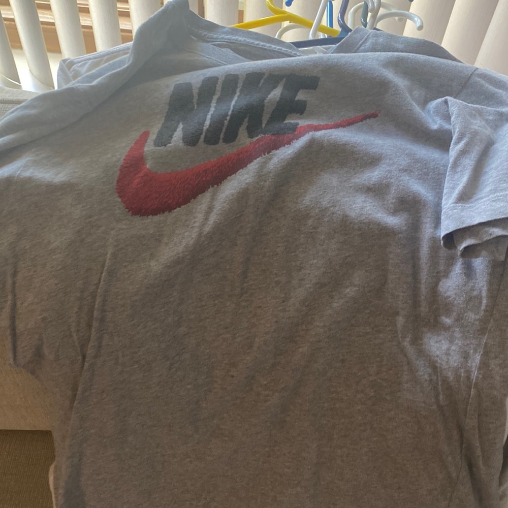 Men’s medium nike tee